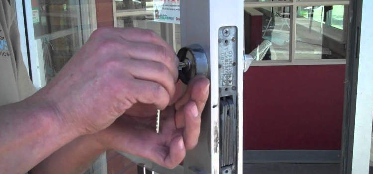 commercial door lock repair Shafter